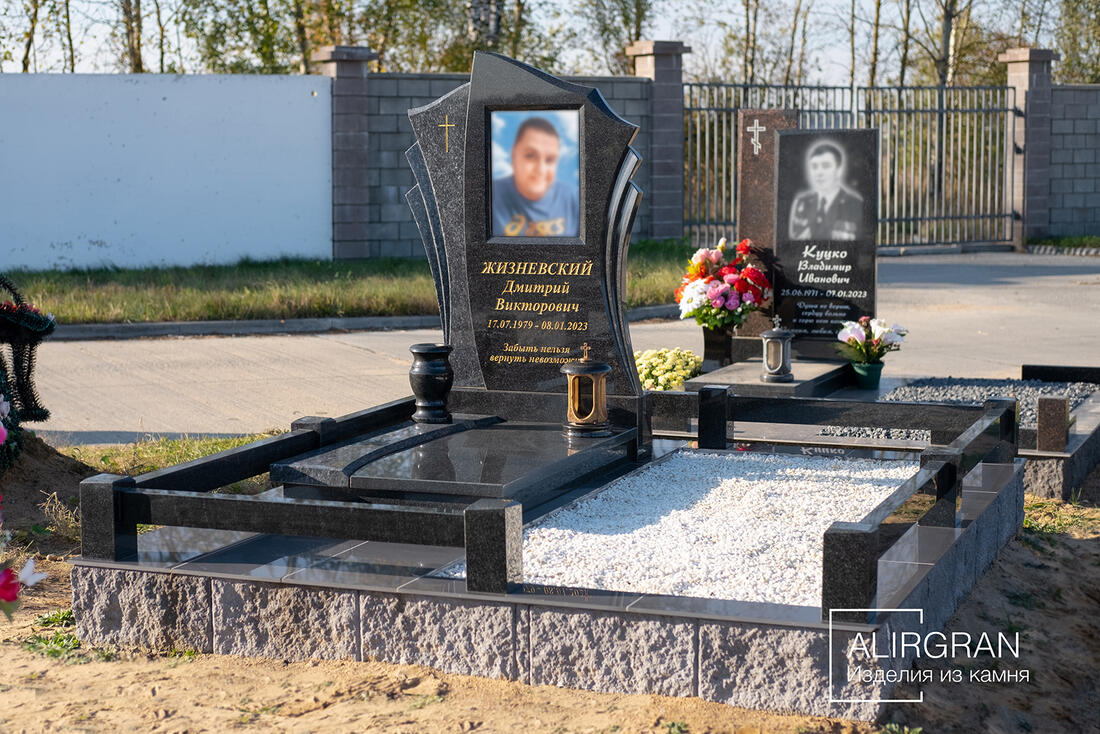 примеры реализованных памятников и оград